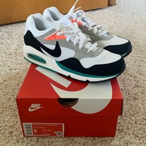 Nike Women’s Air Max Correlate, White/Black-New Green, size 8